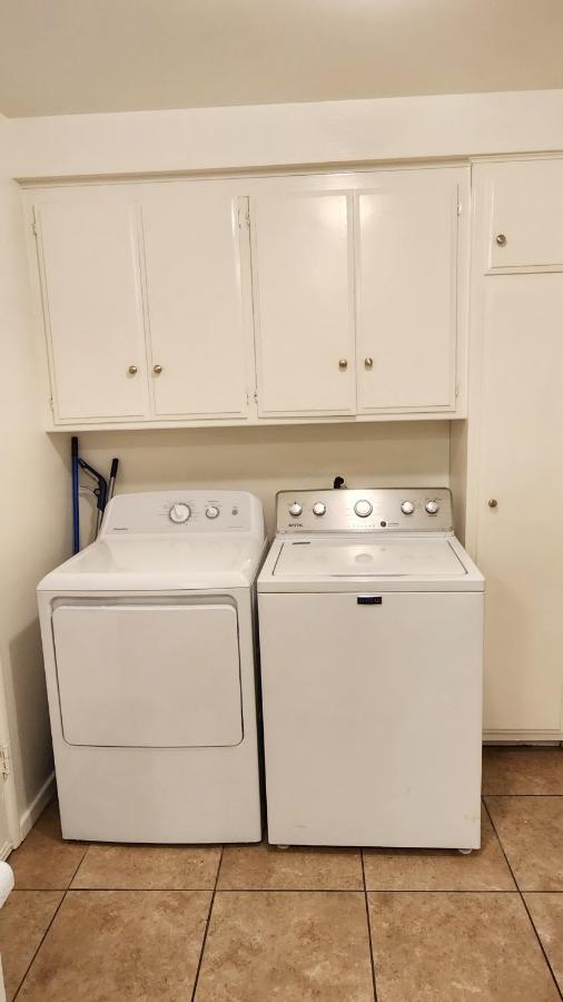 Centrally Located, 4X Queen, 300 Mbps Internet With Backyard! Hemet Exteriör bild