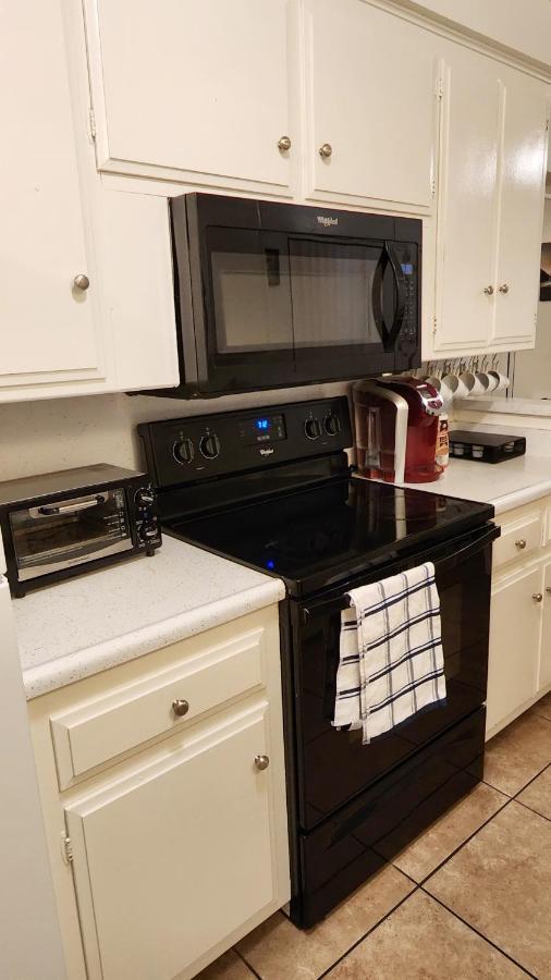Centrally Located, 4X Queen, 300 Mbps Internet With Backyard! Hemet Exteriör bild