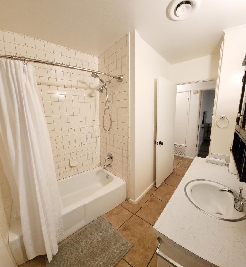 Centrally Located, 4X Queen, 300 Mbps Internet With Backyard! Hemet Exteriör bild